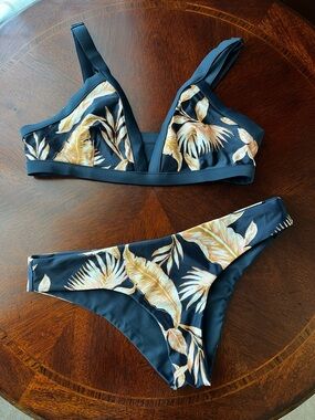 Ripcurl 2-piece Mirage Colour Block and Revo Cheeky Bikini Set, Medium